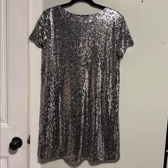 Lulu's Sequin pewter dark grey shift style mini dress - medium - Picture 7 of 7